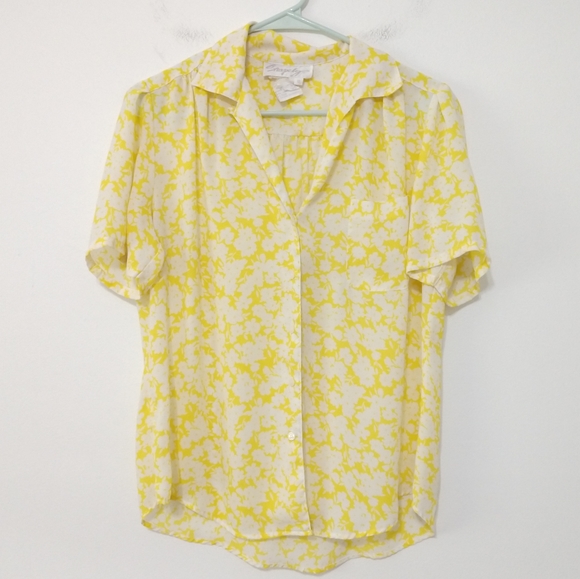 Vintage Tops - Vintage Shapely Yellow Floral Button Down Blouse
